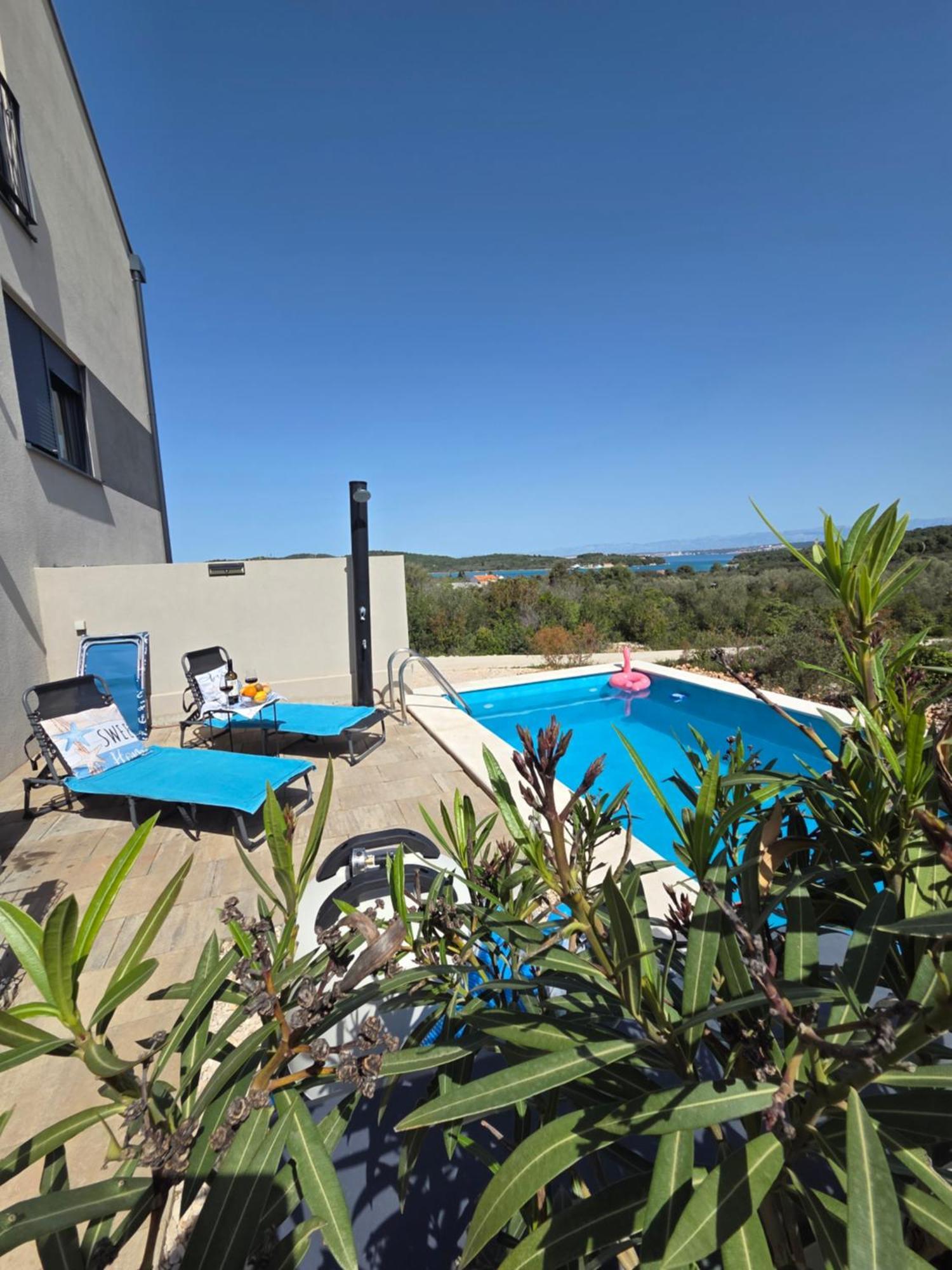 4 Star Duplex 